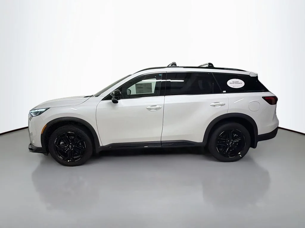 New 2027 RADIANT WHITE INFINITI SPORT image 2