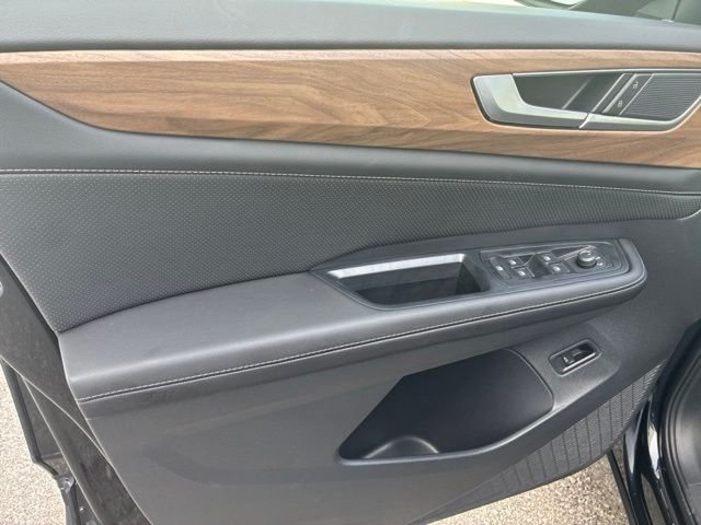 New 2026 Deep Black Volkswagen 2.0T SE w/Technology image 10