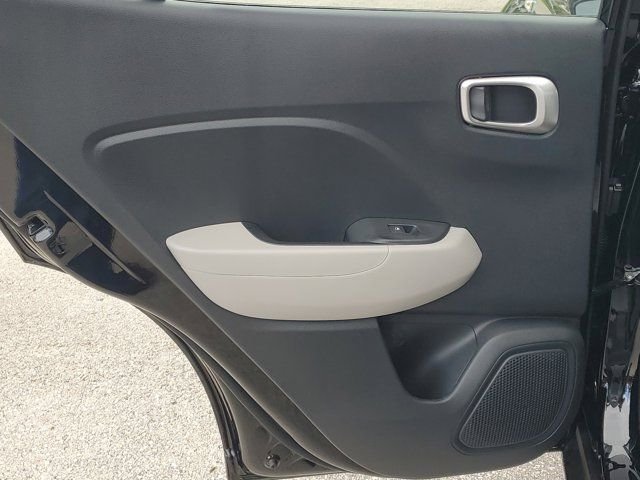 2025 Hyundai Venue SEL - Photo 8