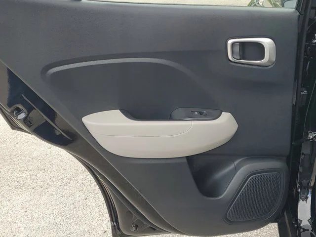 2025 Hyundai Venue SEL - Photo 8