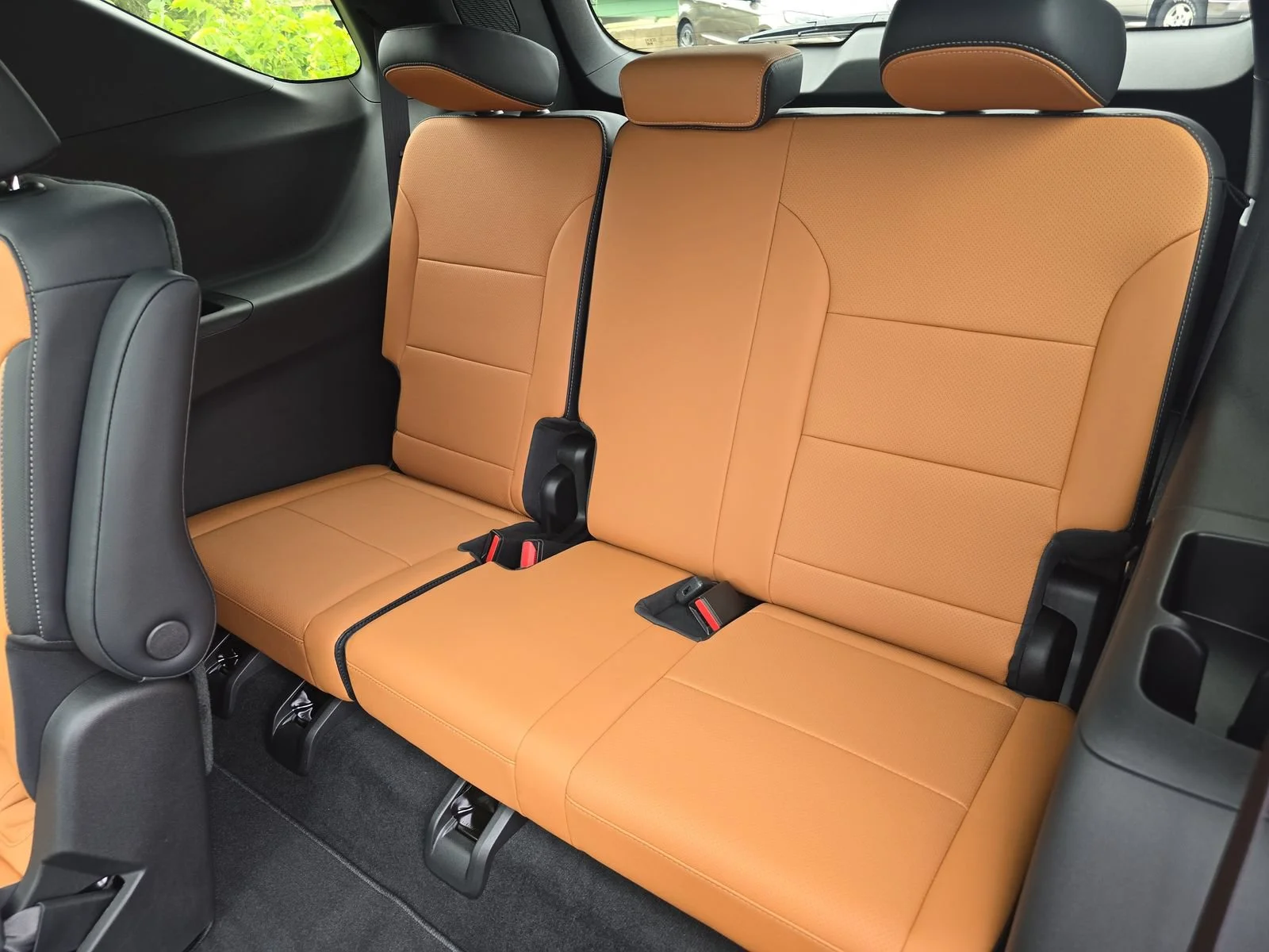 2027 Chevrolet Traverse Z71 - Photo 8