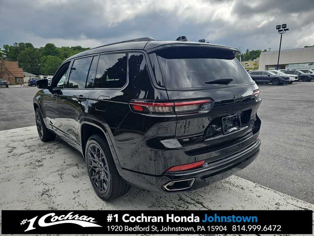 Used 2023 Diamond Black Crystal Pearlcoat Jeep Summit Reserve image 5