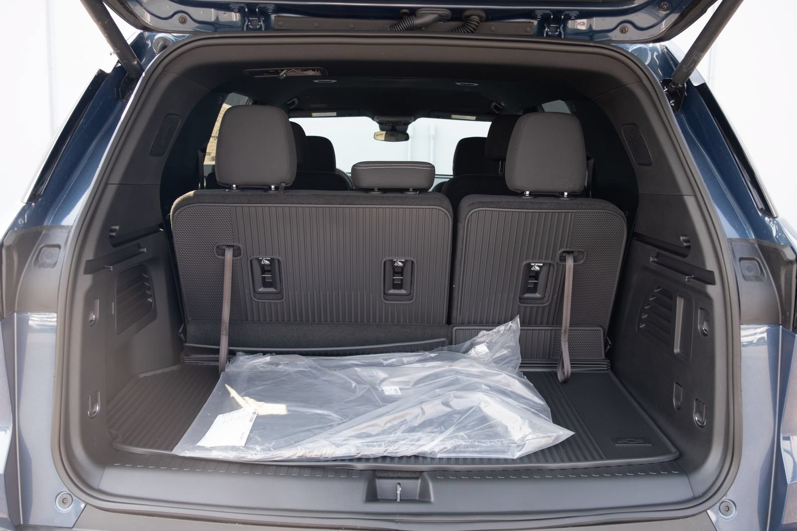 New 2026 Lakeshore Blue Metallic Chevrolet LT image 23