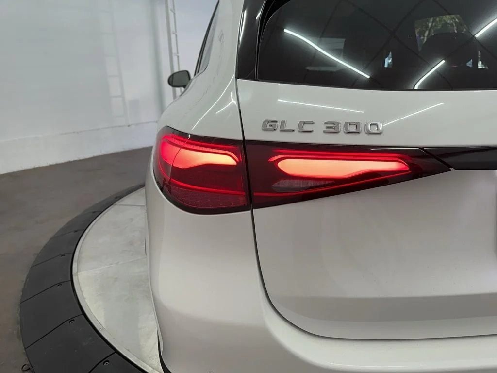 Used 2026 White Mercedes-Benz GLC 300 image 28