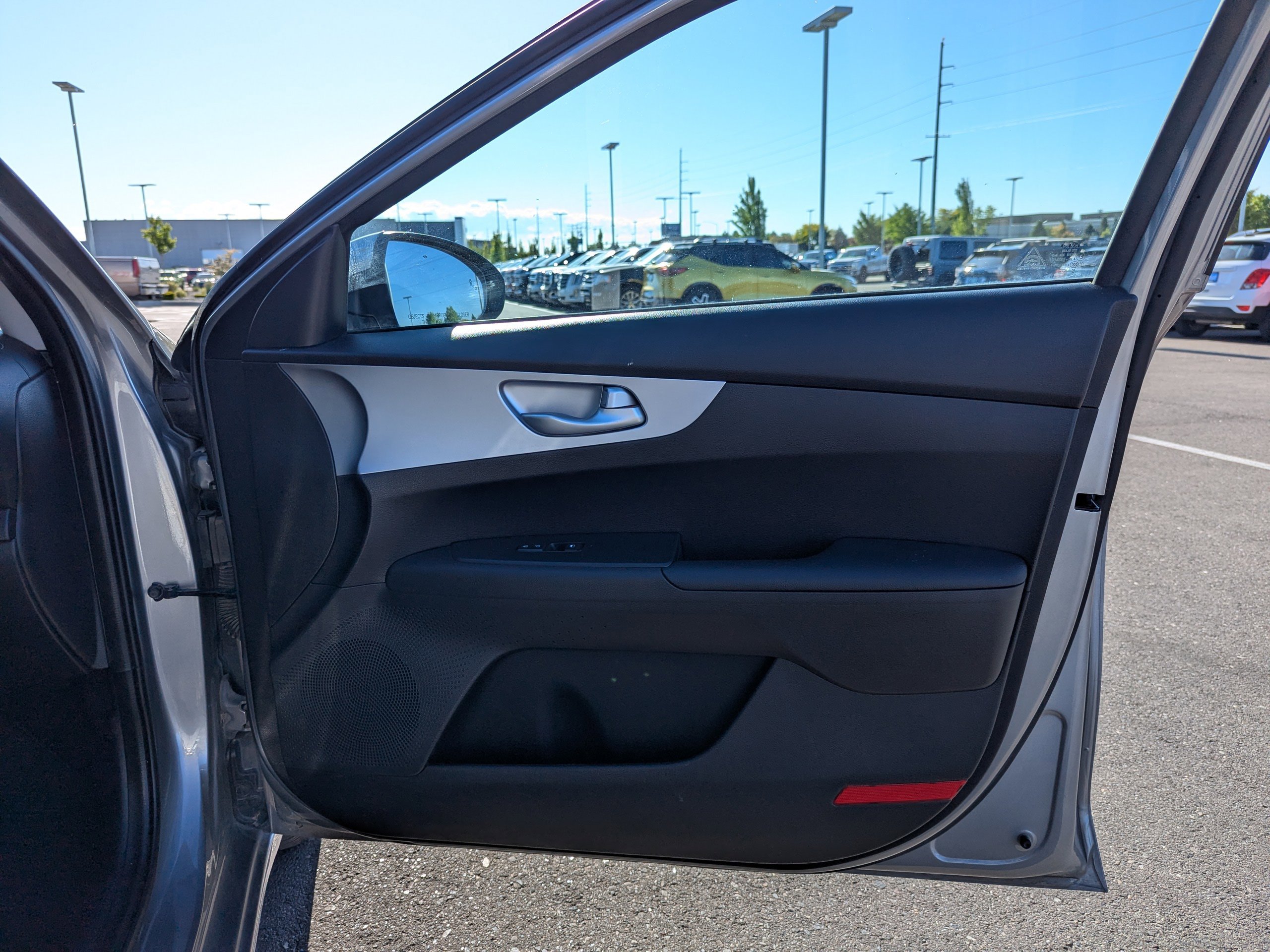 2023 Kia Forte LXS - Photo 35