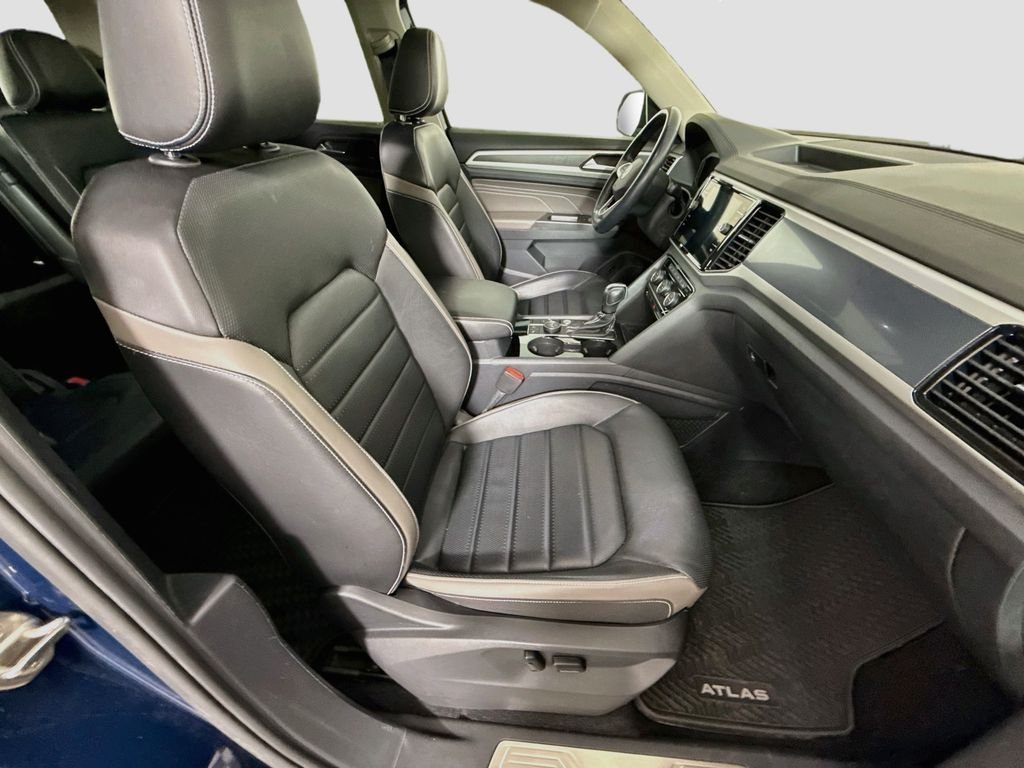 Used 2022  Volkswagen 3.6L V6 SEL Premium R-Line image 30