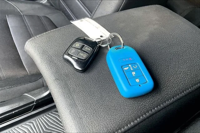 Used 2019  Honda EX image 35