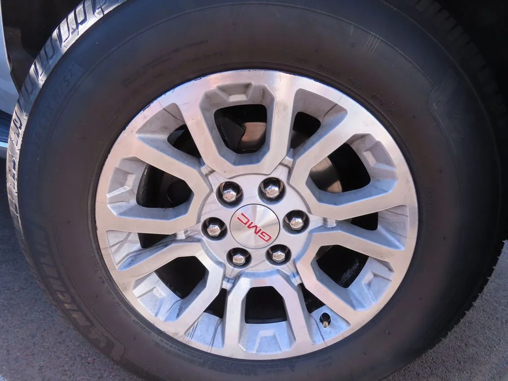 Used 2019 Silver GMC SLT image 18