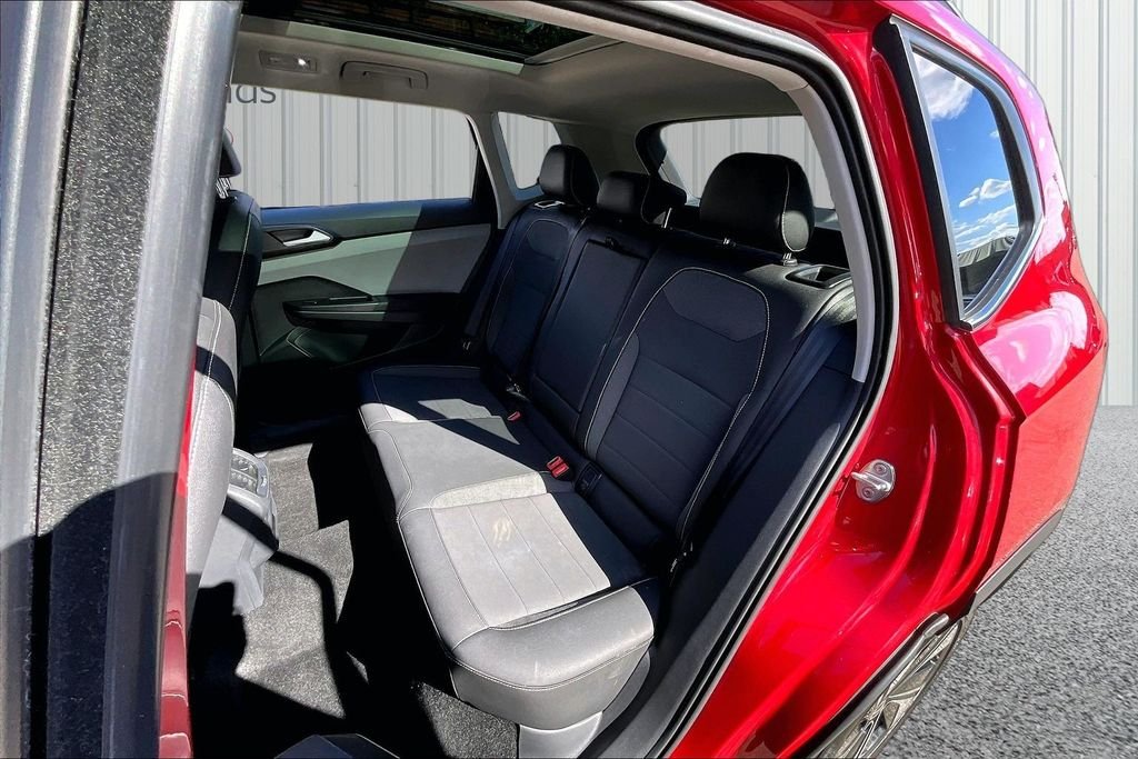 Used 2023 Red Volkswagen 1.5T SE image 22