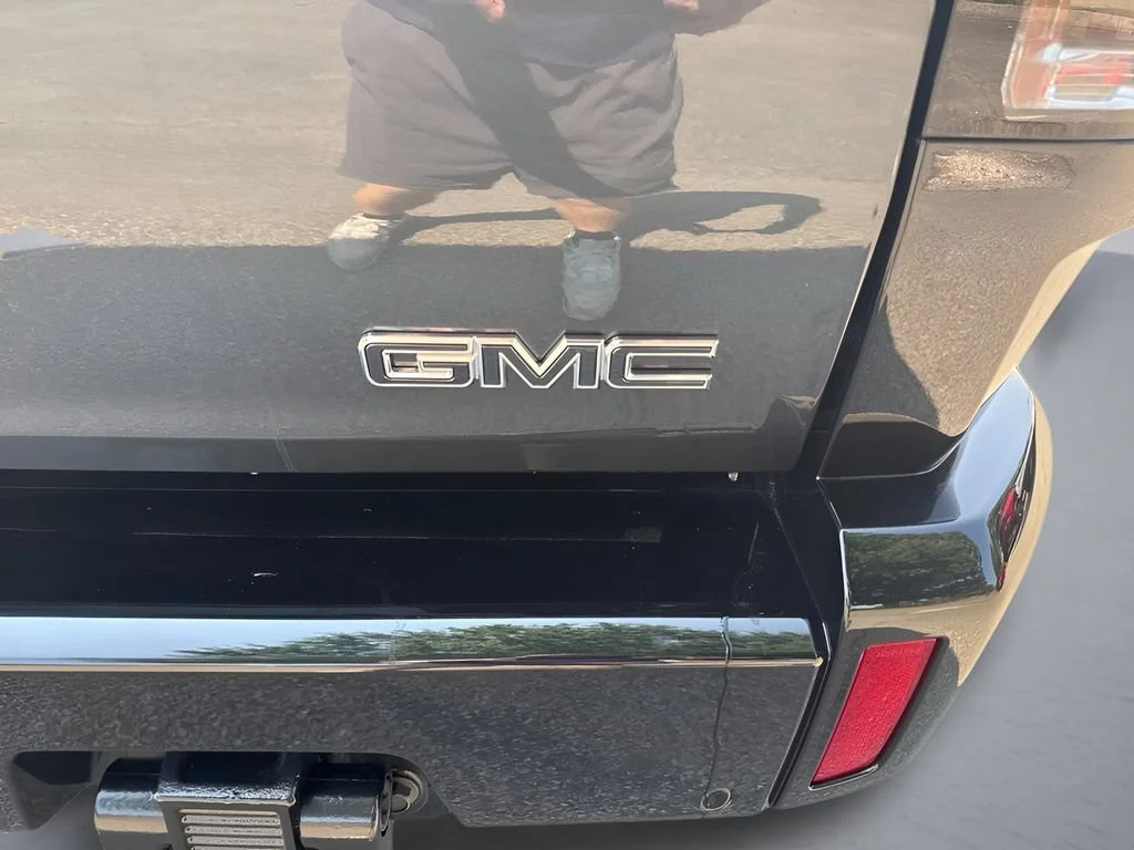Used 2026 Graphite Blue Metallic GMC 2X image 37