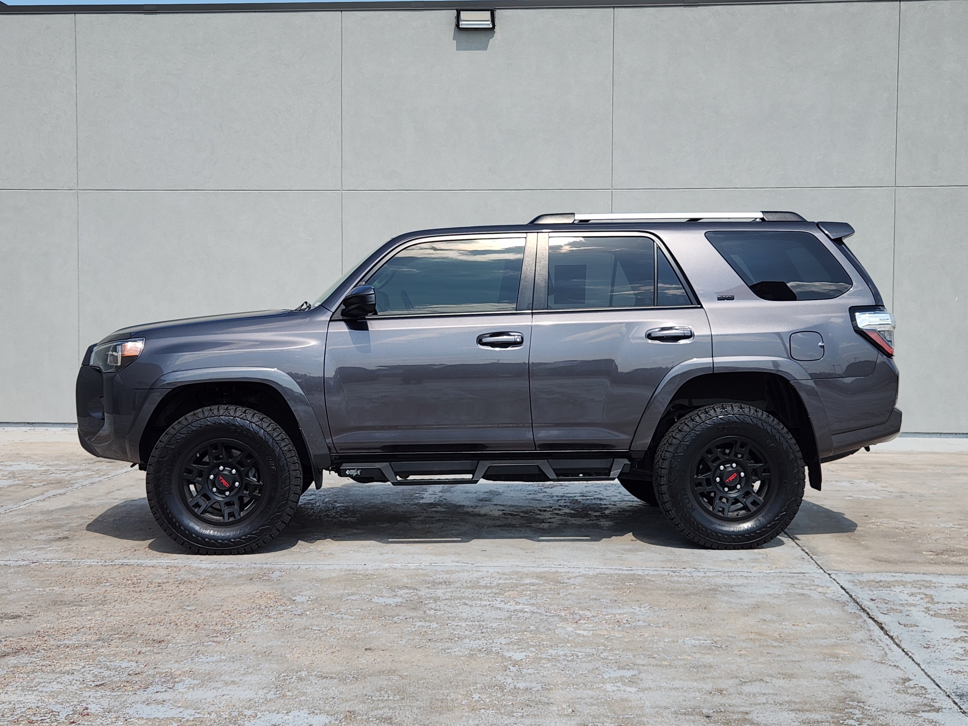 Used 2021 Magnetic Gray Metallic Toyota SR5 image 5