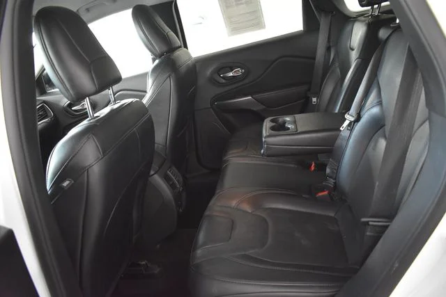 2022 Jeep Cherokee Latitude Lux - Photo 19