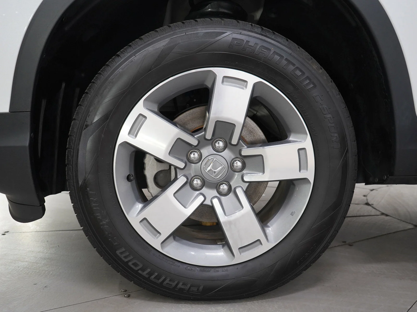 Used 2025 White Honda ridgeline image 32