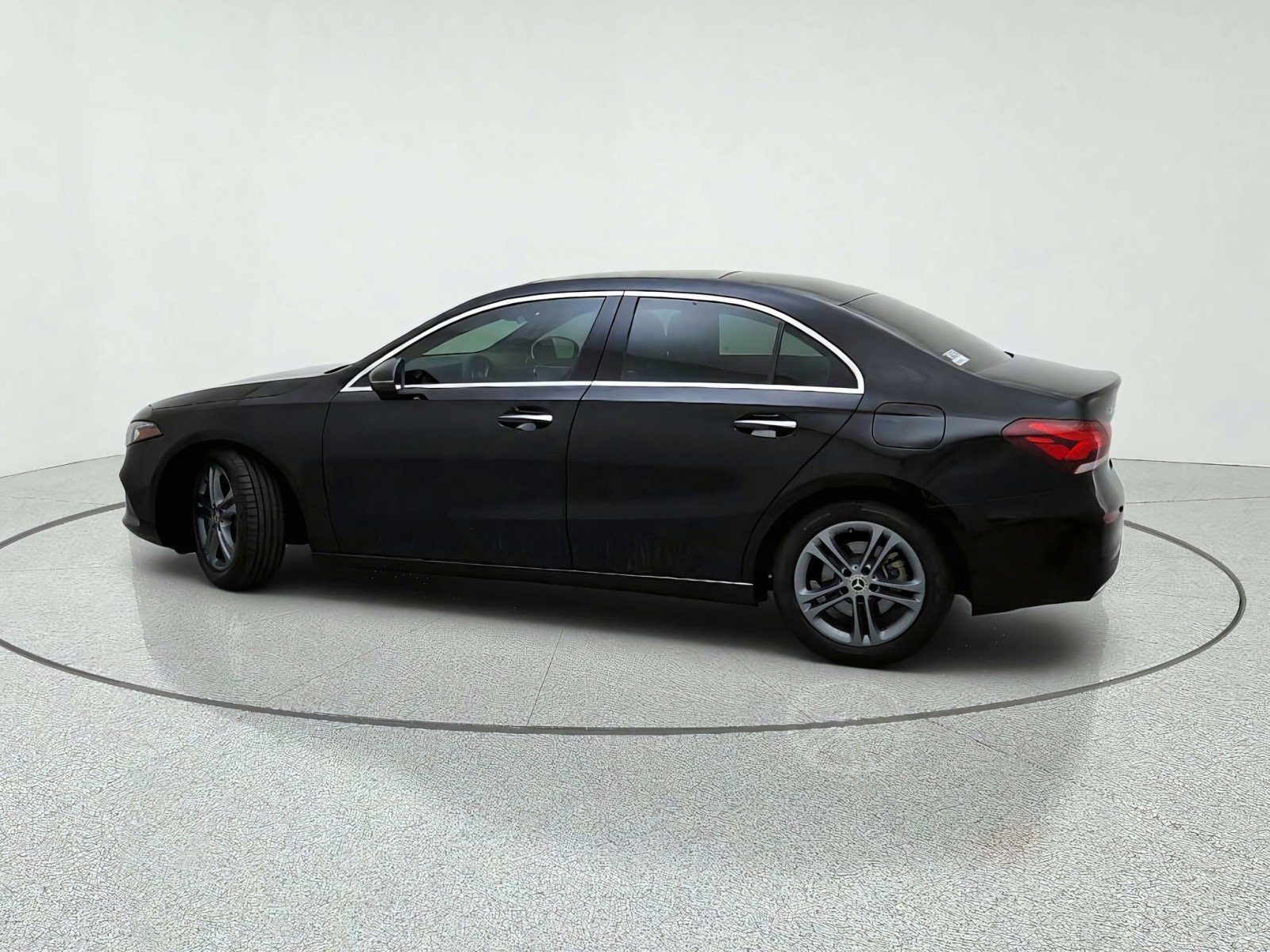 Used 2020 Night Black Mercedes-Benz A 220 image 13