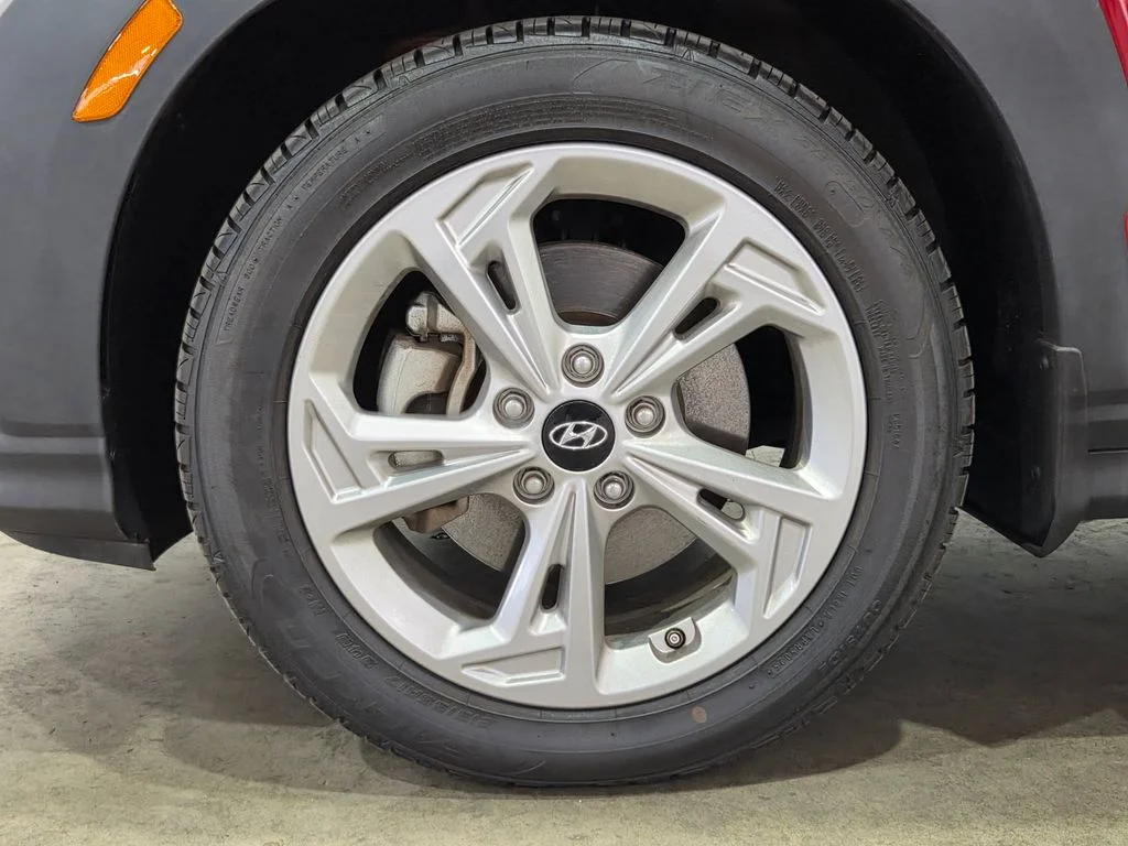 Used 2022 Red Hyundai SEL image 18