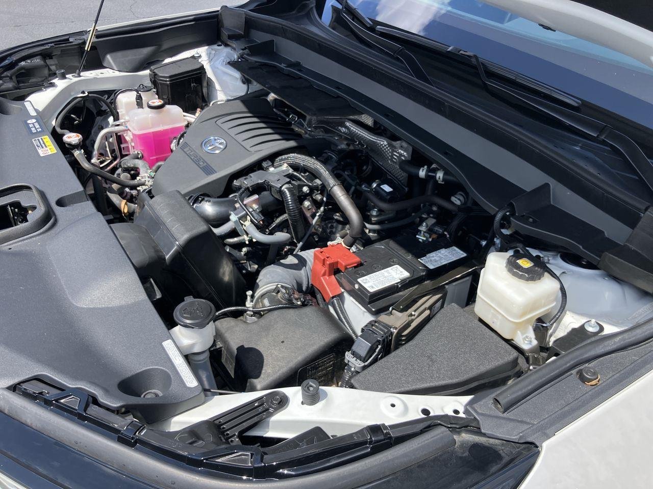 Used 2024 White (Wind Chill Pearl) Toyota XLE AWD image 38