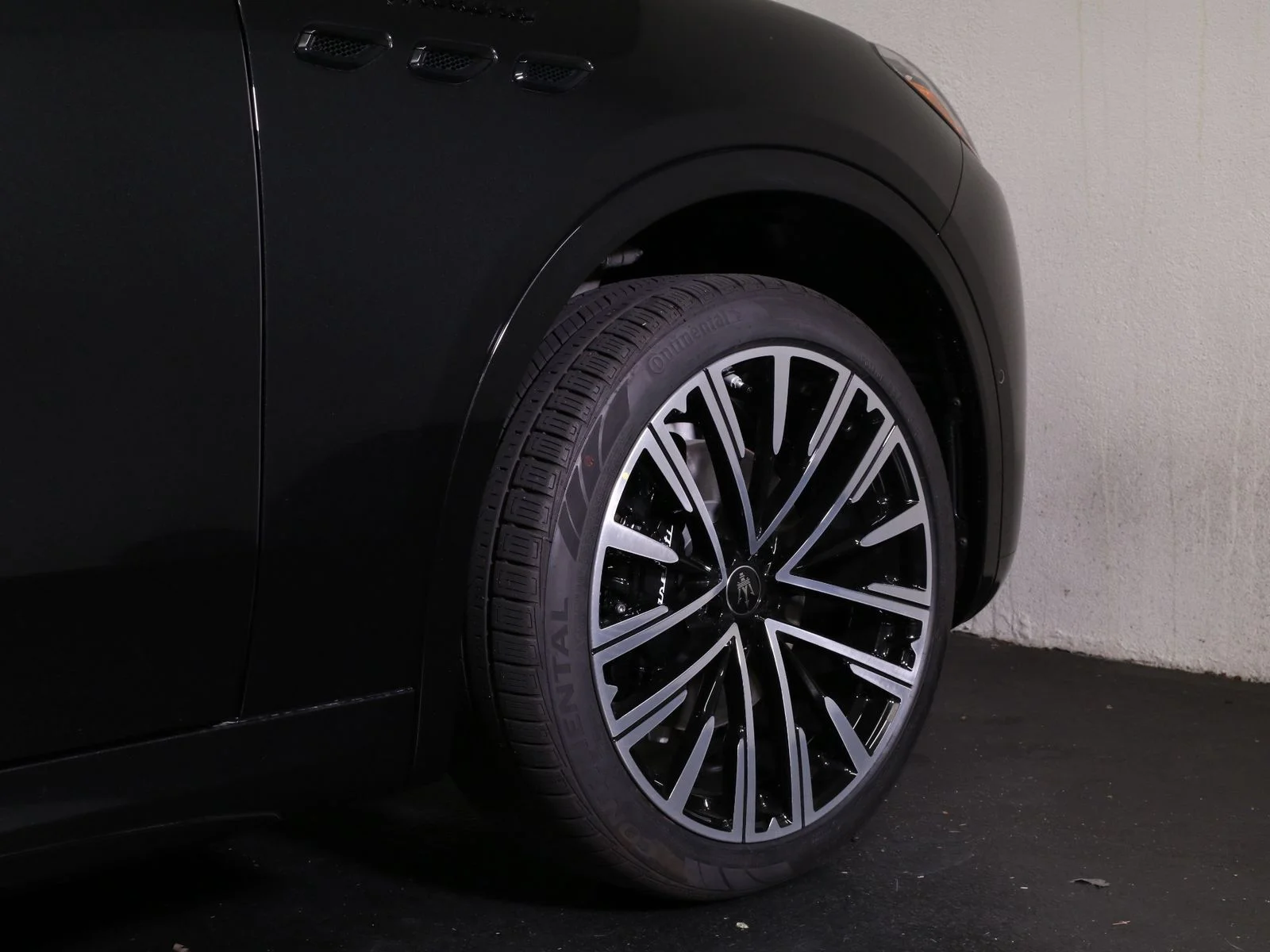 New 2025 Black Maserati  image 9