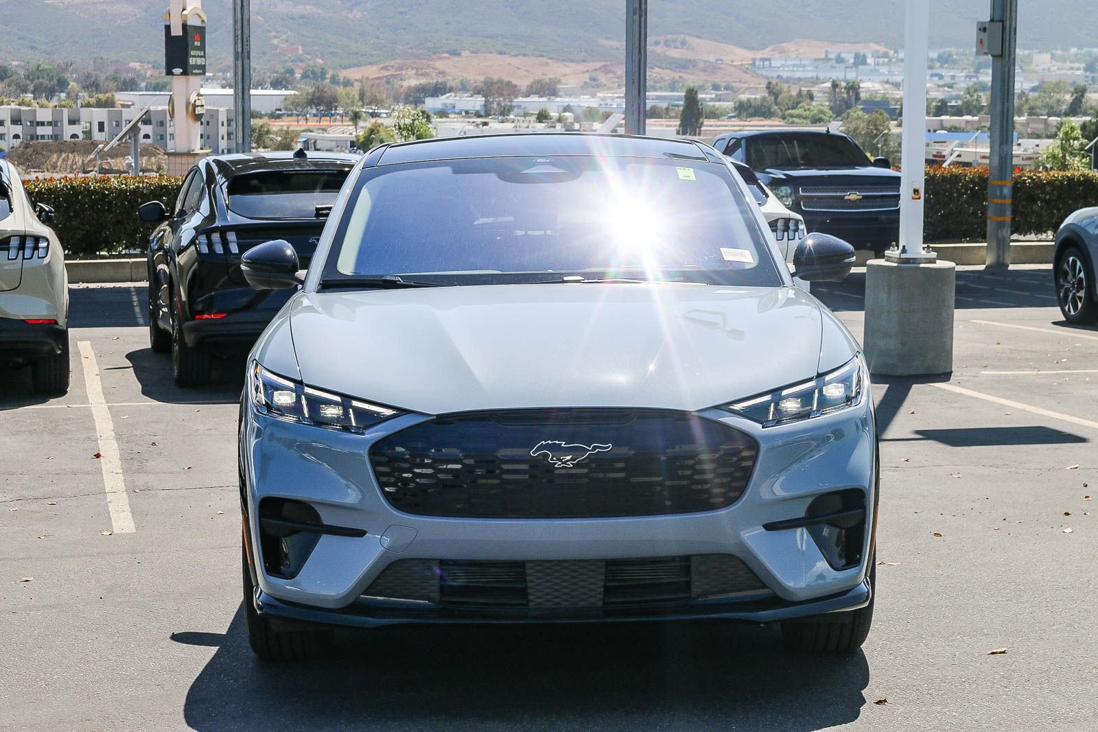 New 2026 Glacier Gray Metallic Tri-coat Ford Premium image 2