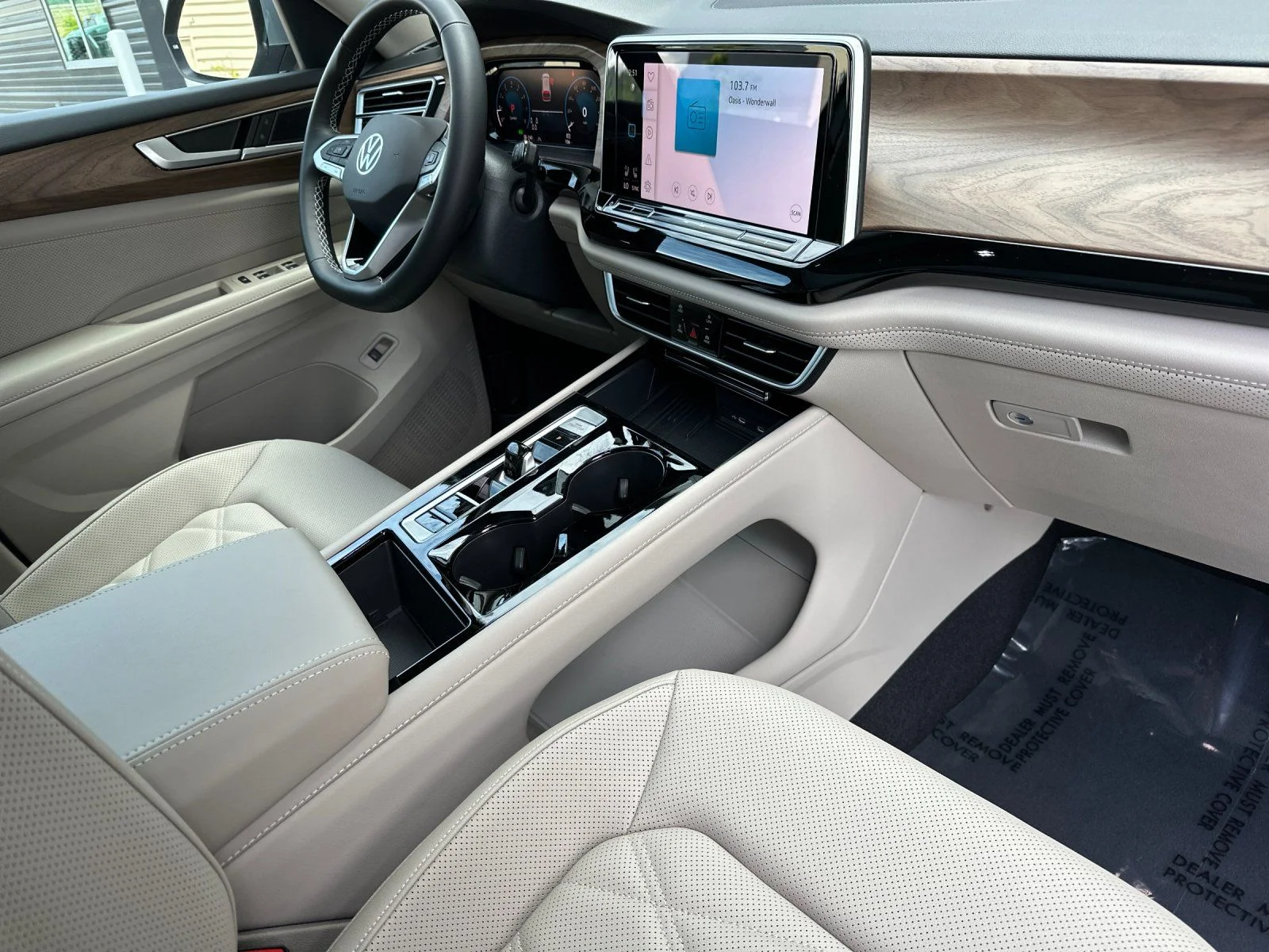 New 2026 Silver Volkswagen SE w/Technology image 16