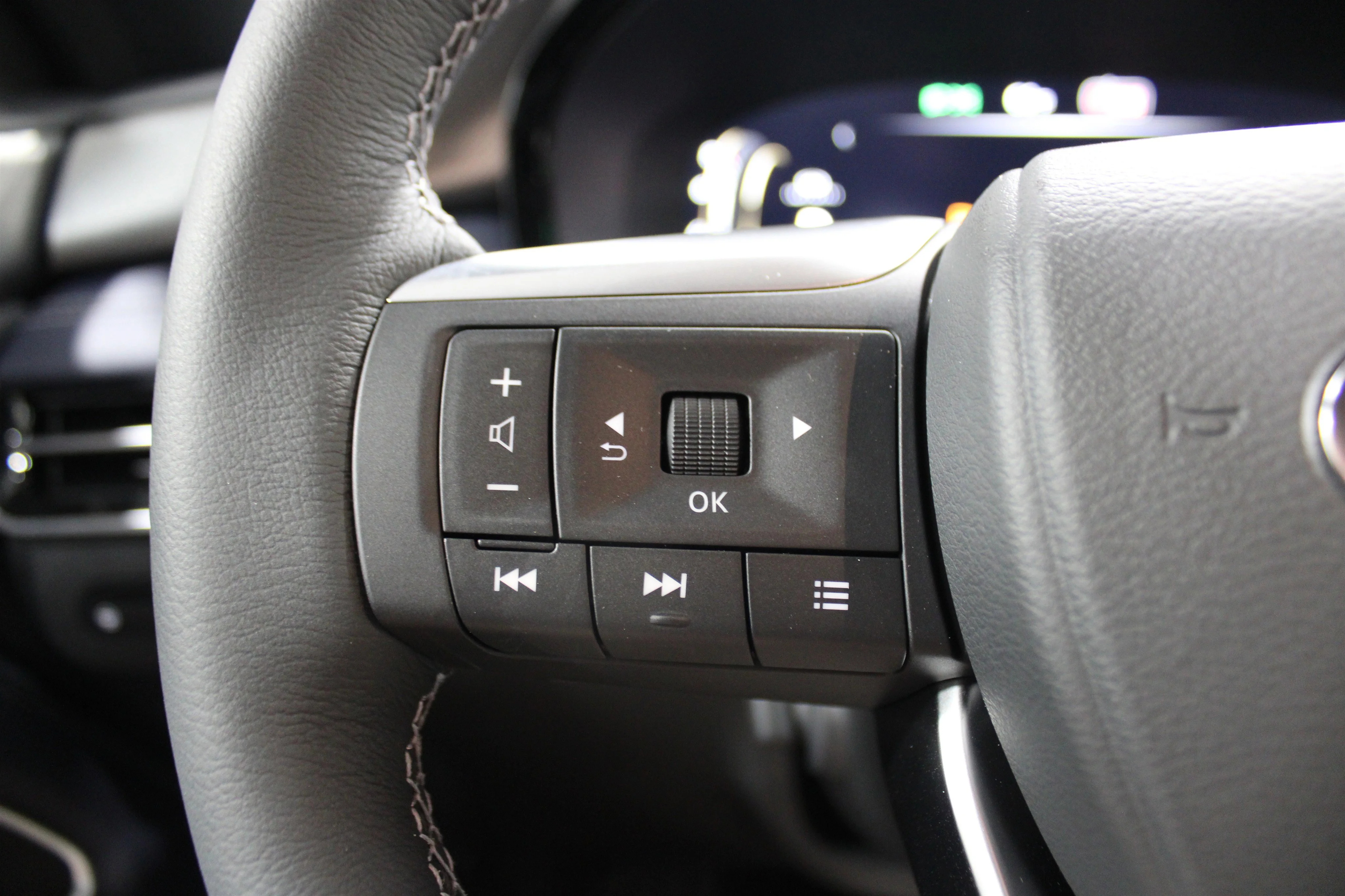 New 2027 MINERAL BLACK INFINITI Sport AWD image 10