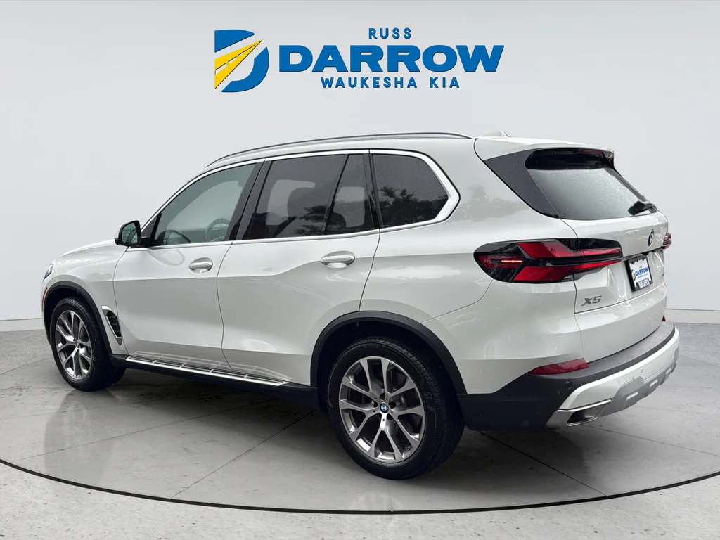 Used 2026 White BMW xDrive40i image 3