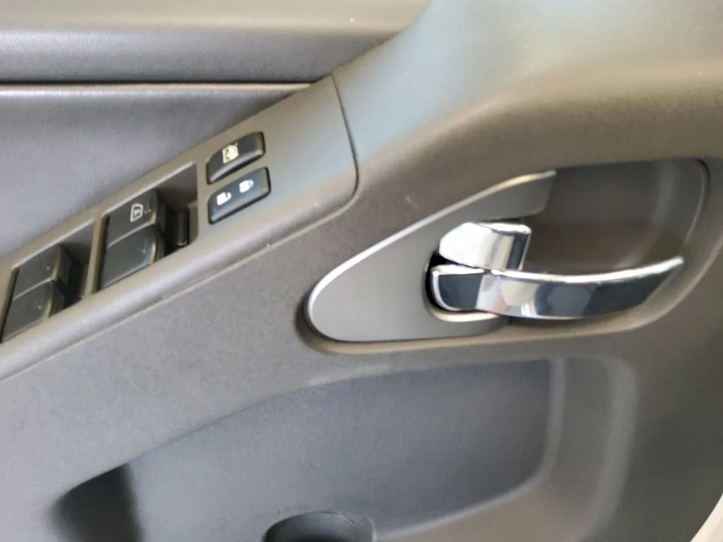Used 2016 White Nissan PRO-4X image 12