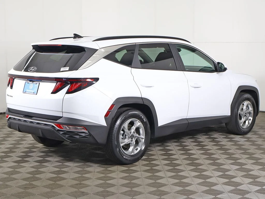 Used 2024 White Pearl Hyundai SEL image 10