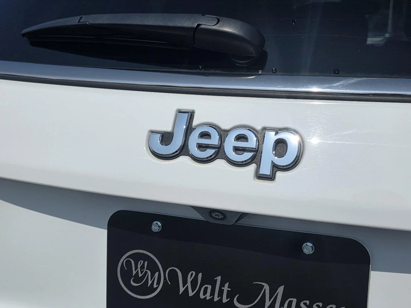 Used 2025 Bright White Clearcoat Jeep Limited image 31