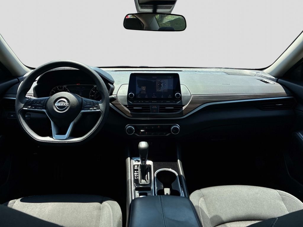 Used 2024 Gray Nissan 2.5 SV image 18
