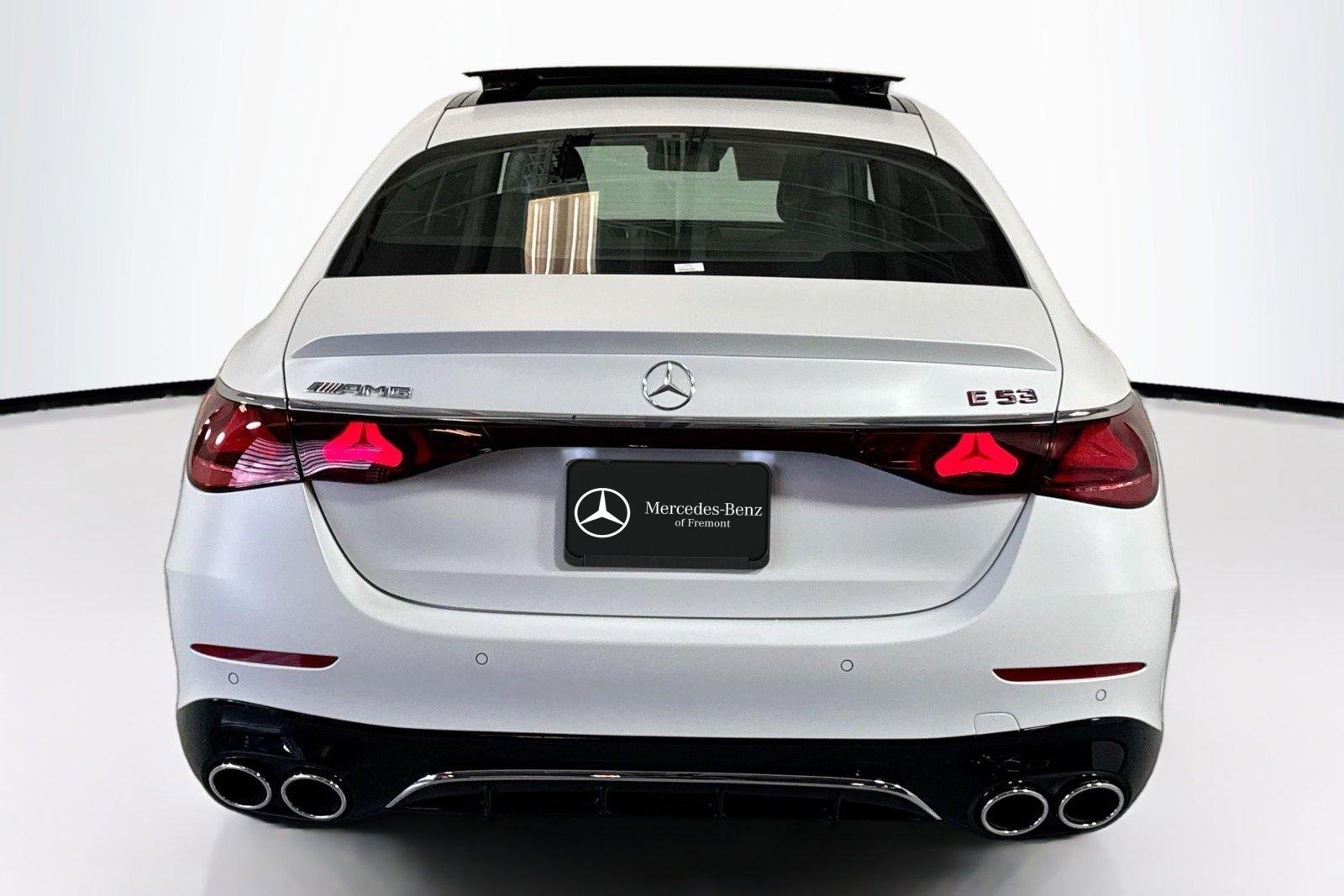 New 2026 Manufaktur Moonlight White Magno Mercedes-Benz AMG® E 53 E image 6