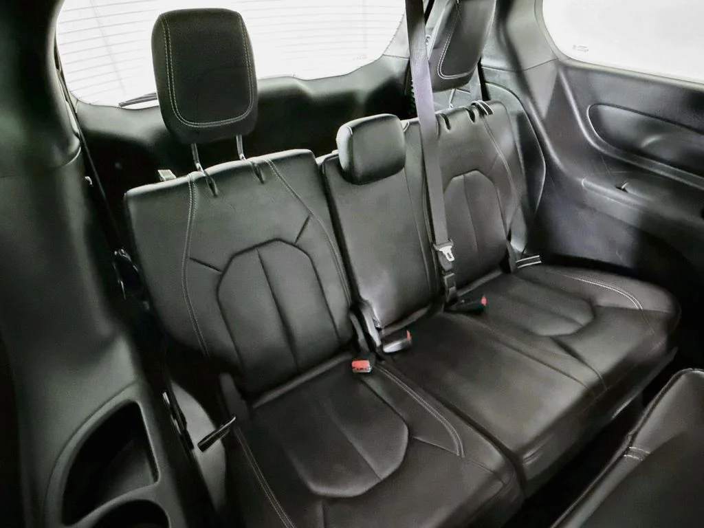 Used 2023 White Chrysler Touring L image 27