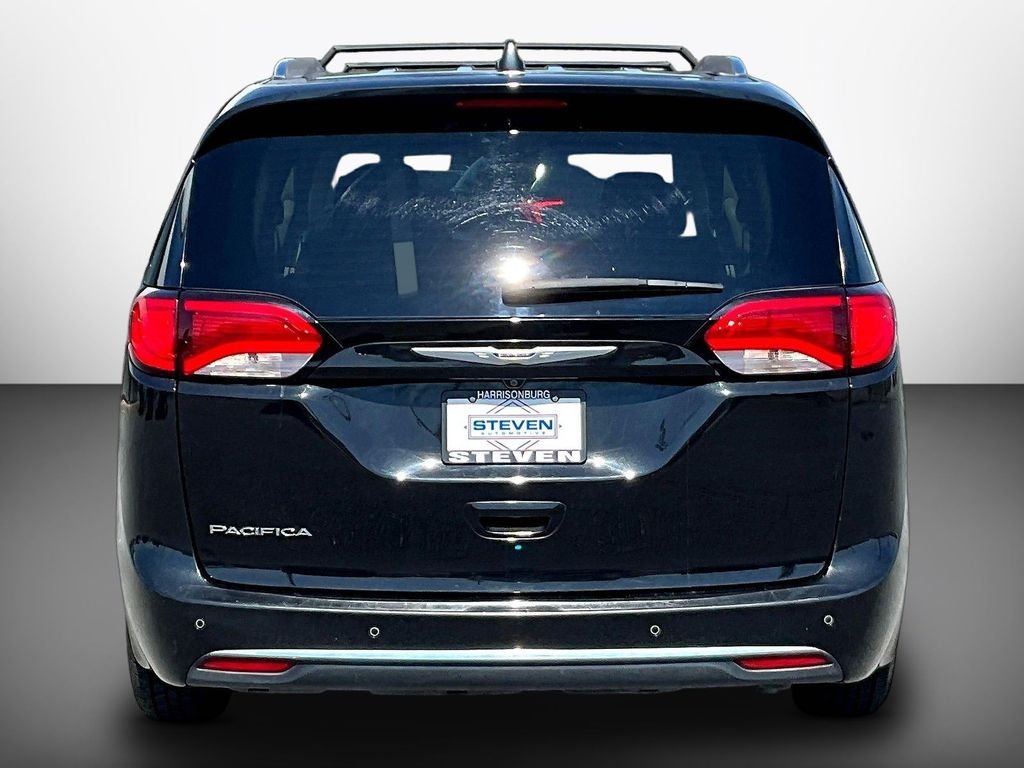 Used 2020 Black Chrysler Touring L image 5
