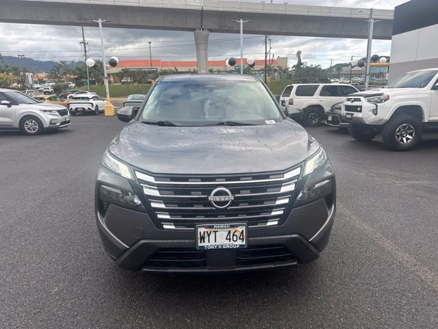 Used 2024 Gray Nissan SV image 8