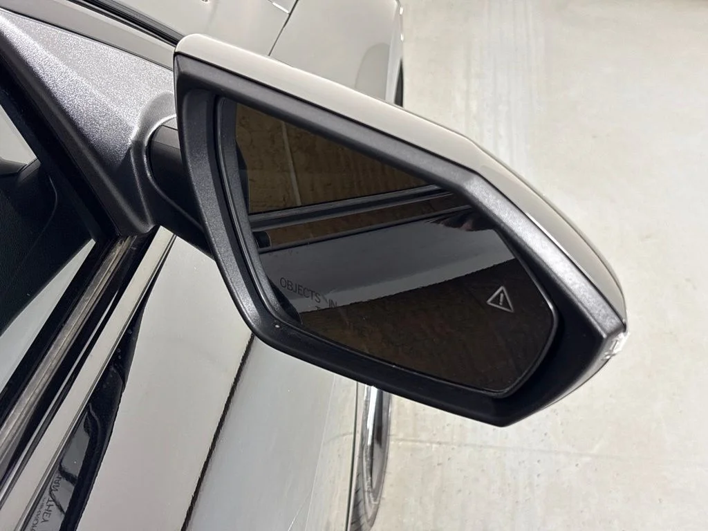Used 2025 Black Hyundai Base image 13