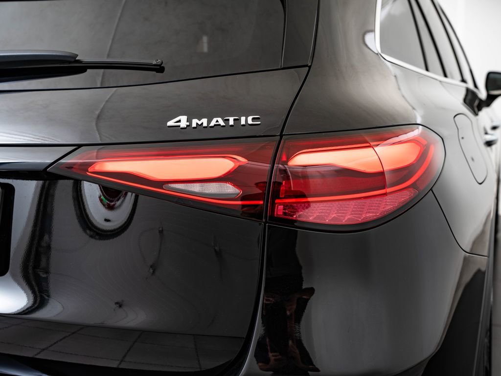 Certified Used 2025 Black Mercedes-Benz GLC 300 image 9
