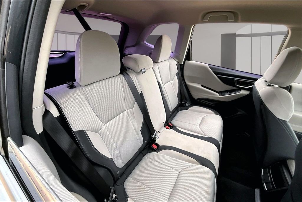 Used 2023 Gray Subaru Base image 29
