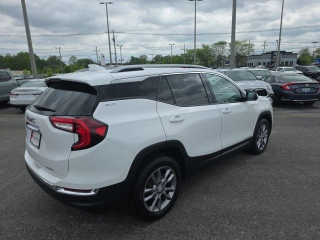Used 2023 White GMC SLT image 4