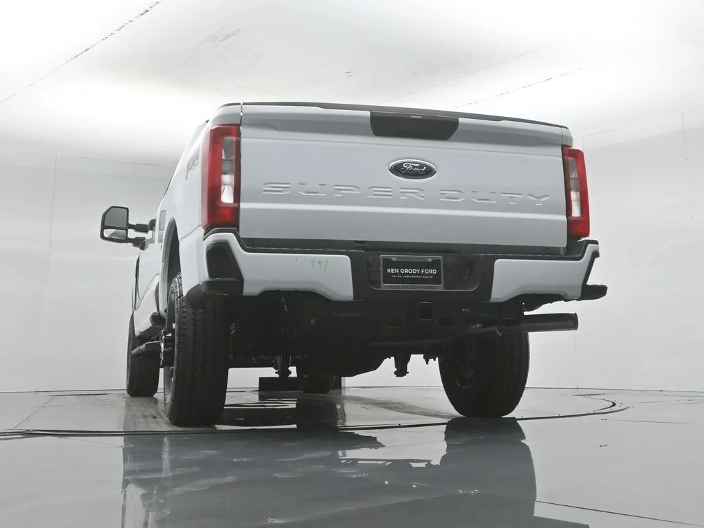 New 2026 Oxford White Ford XL image 46