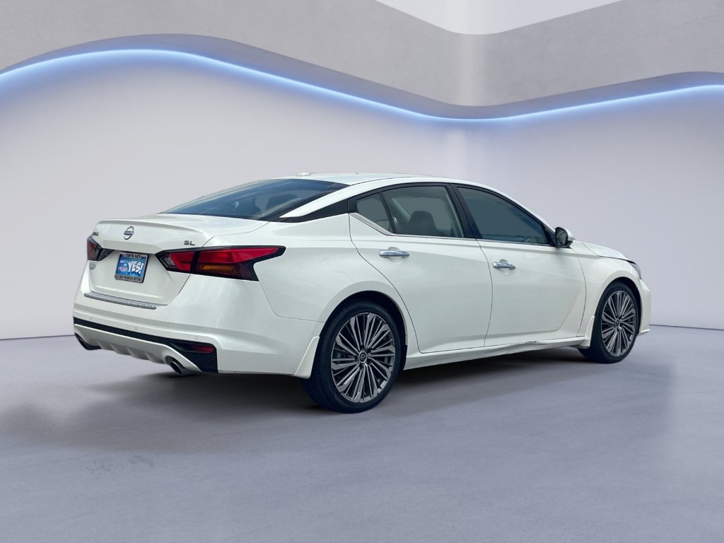 Used 2023 Pearl White Tricoat Nissan 2.5 SL image 19