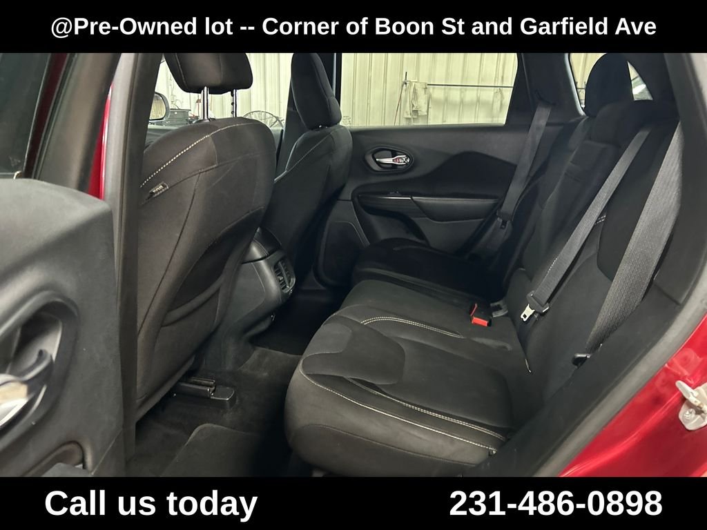 Used 2015 Red Jeep Latitude image 23