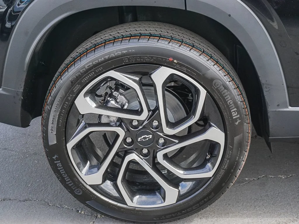 New 2026 Mosaic Black Metallic Chevrolet 2RS image 8