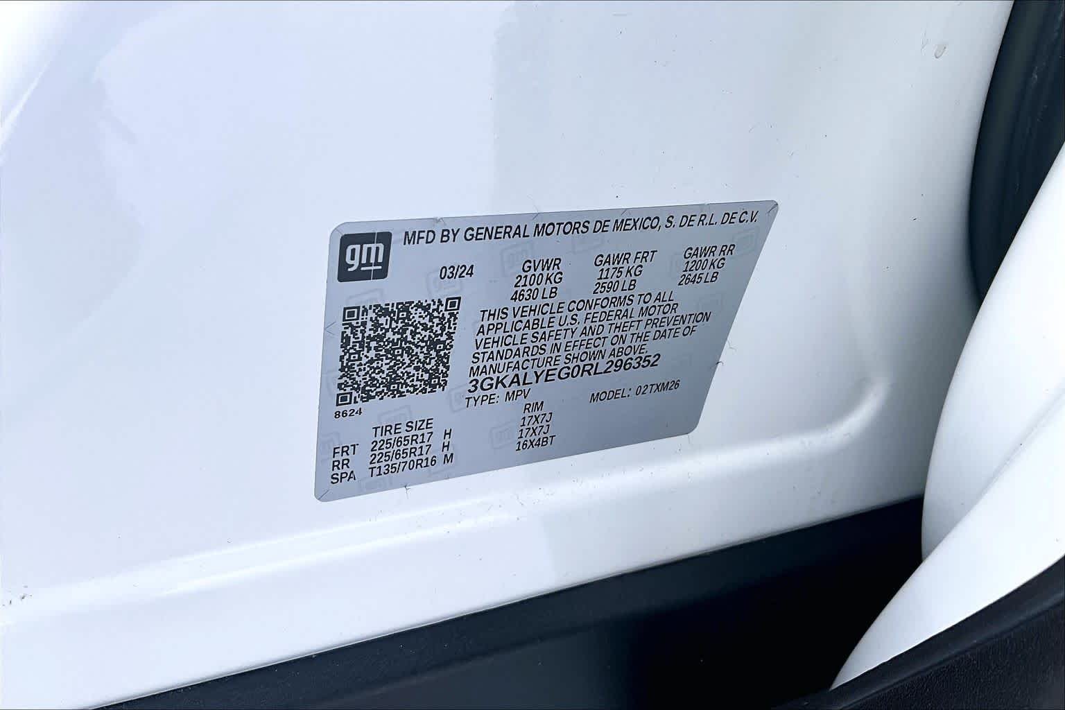 Used 2024 Summit White GMC AT4 image 50