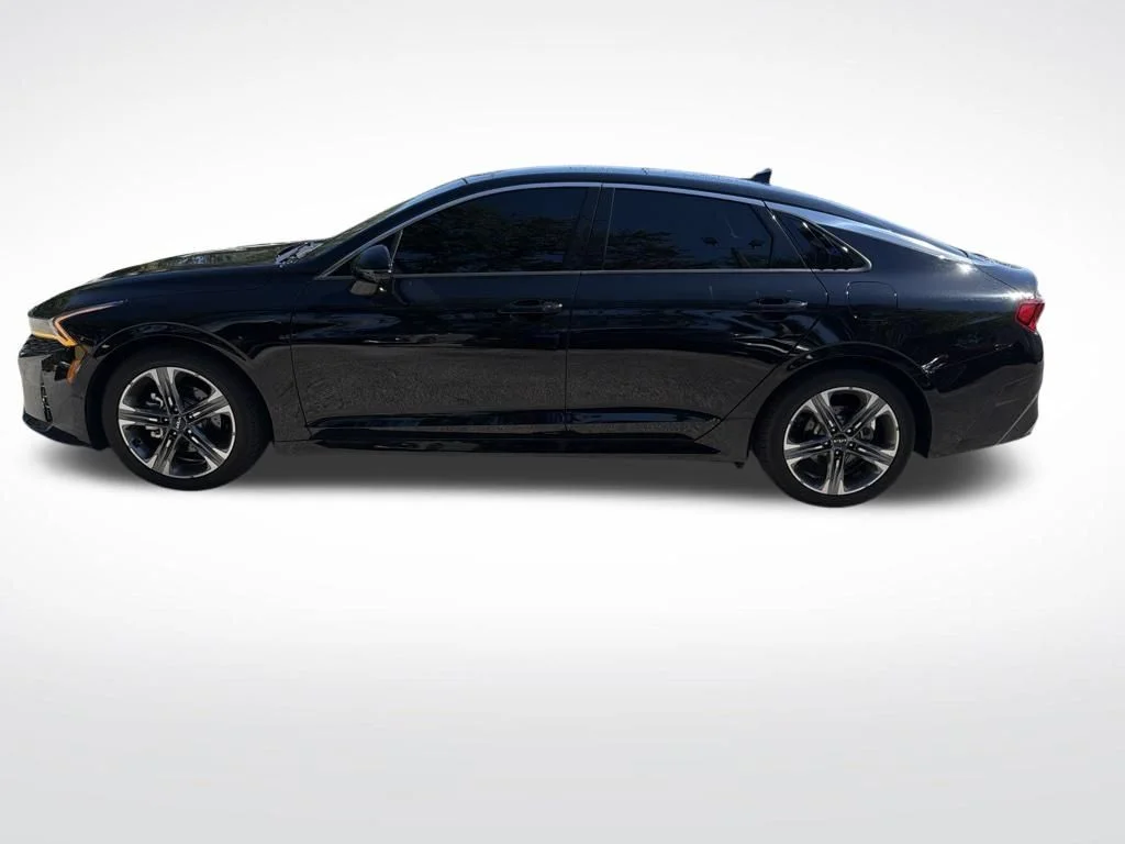 Used 2022 Ebony Black Kia EX image 8