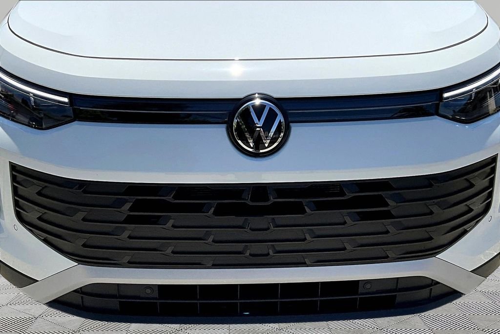 New 2026 White Volkswagen 2.0T SE image 32