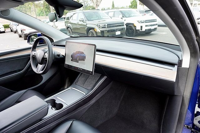 Used 2024  Tesla Long Range image 10