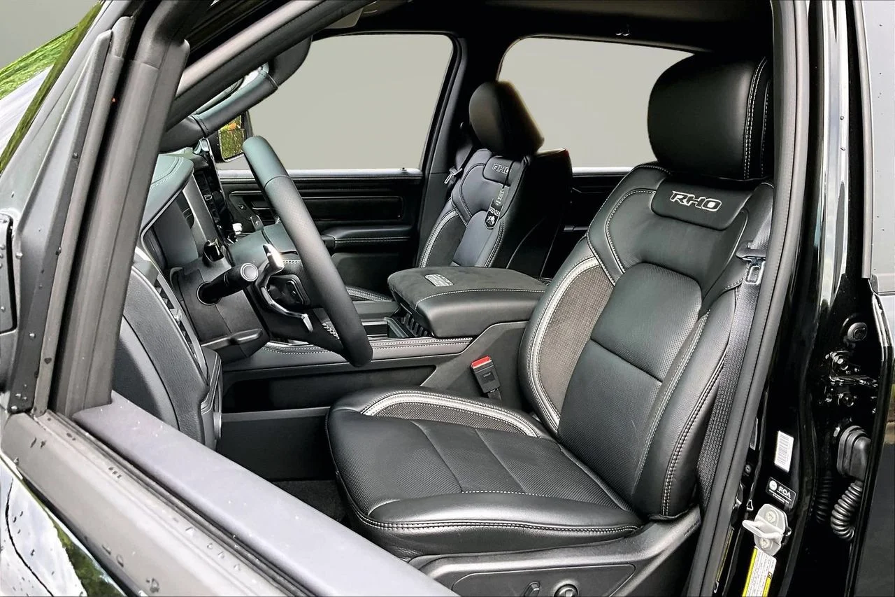 New 2026 Diamond Black Crystal Pearl-Coat Exterior Paint RAM RHO image 18