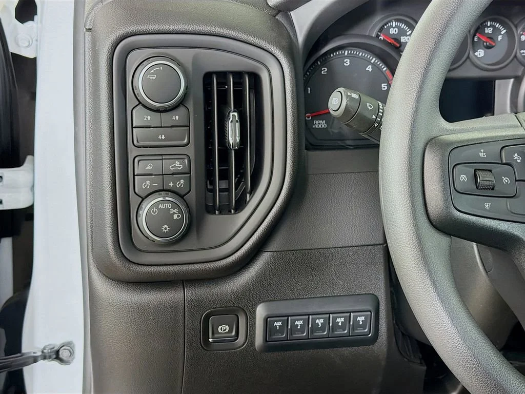 New 2026 Summit White Chevrolet Work Truck image 10