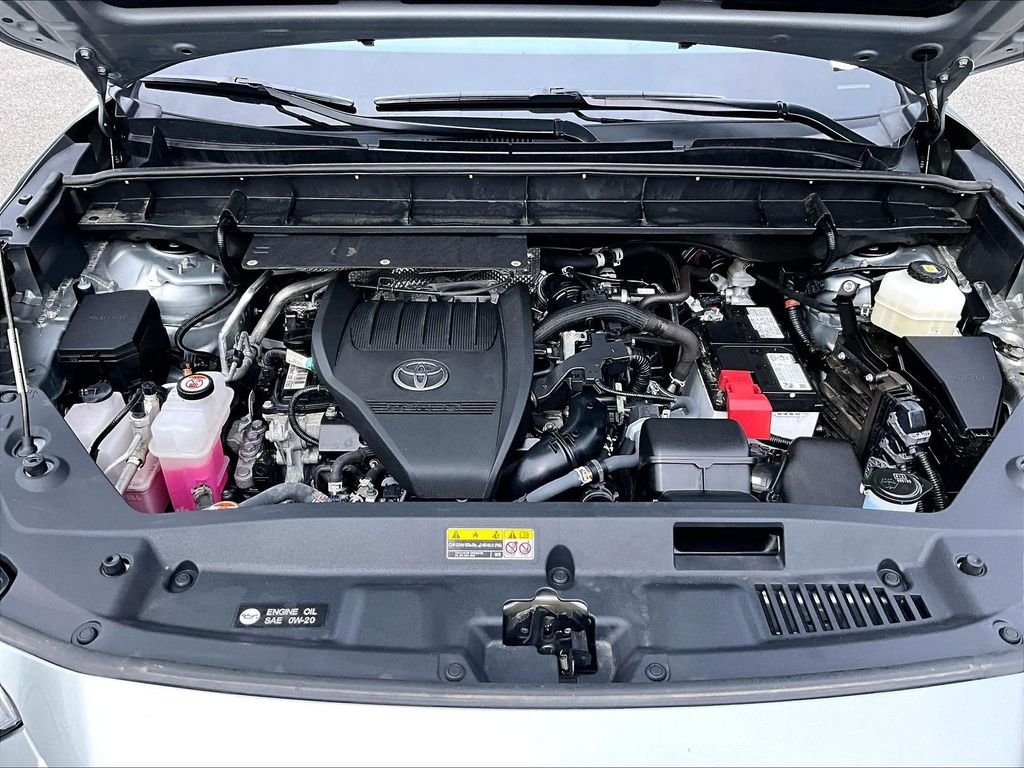 Used 2025 Silver Toyota XLE image 31
