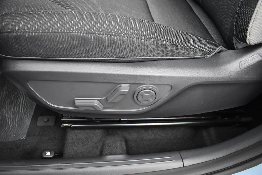 New 2027 Frost Blue / Black Roof Kia S image 8