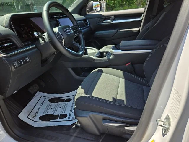 Used 2025 White GMC Elevation image 10